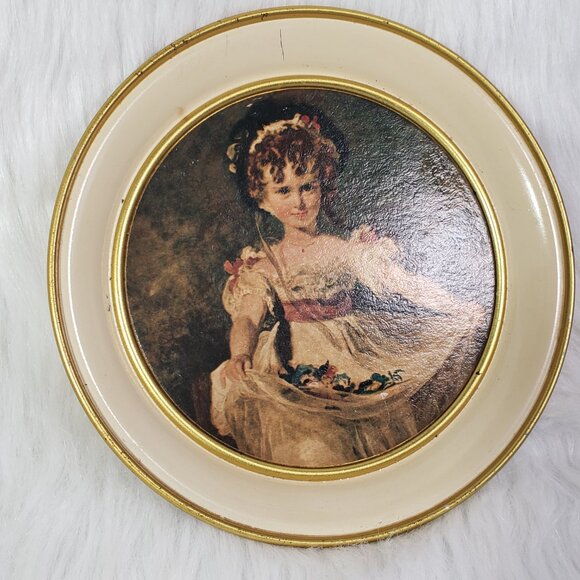 Vintage Mid-Century Guildcraft Round Metal Tin 'Miss Murray' Victorian Girl Wall - Picture 4 of 7